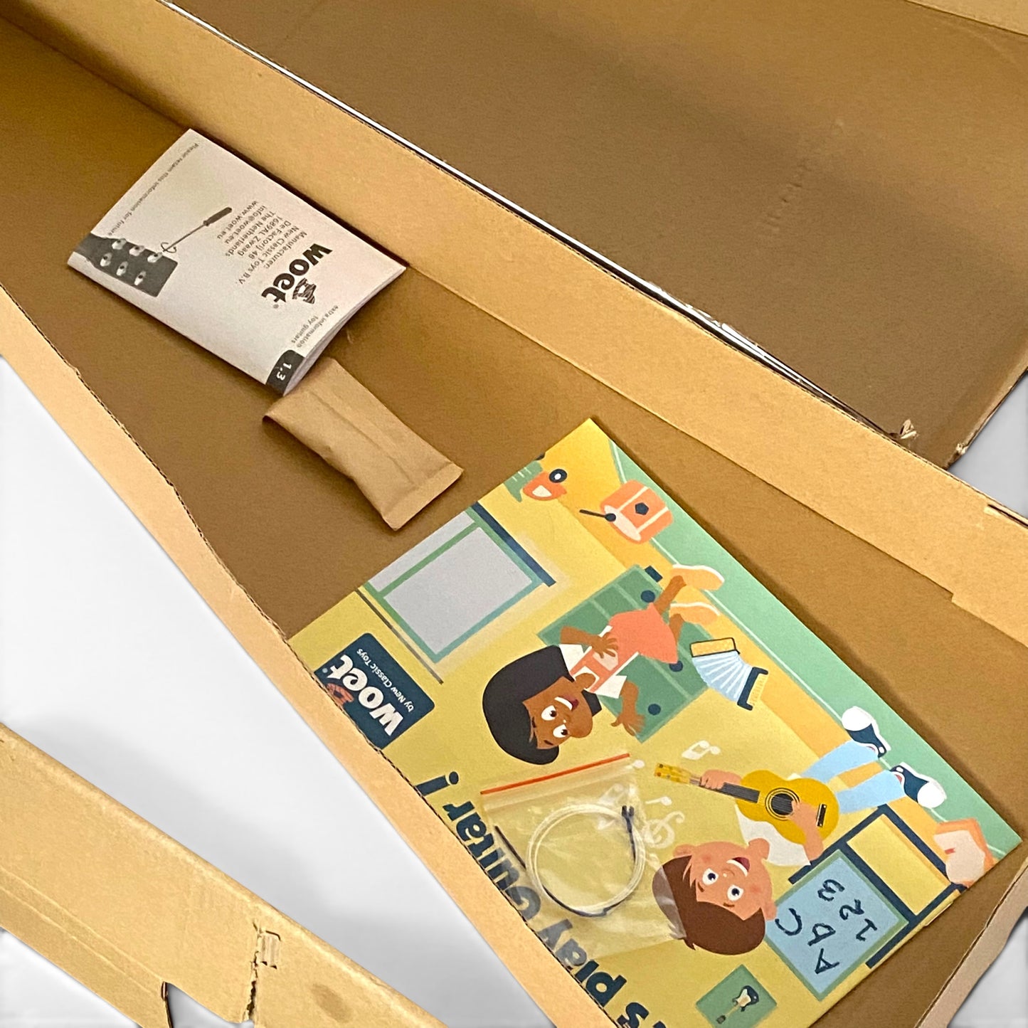 New Classic Toys Gitarre – Sicheres Holzspielzeug für Kinder