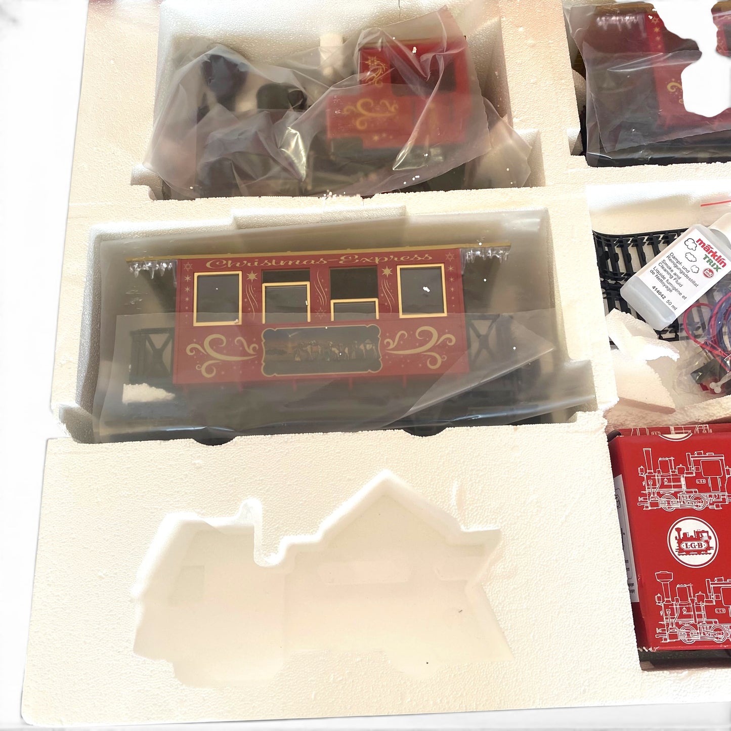 LGB 70308 Weihnachtszug Starterset – Festliches Eisenbahnvergnügen
